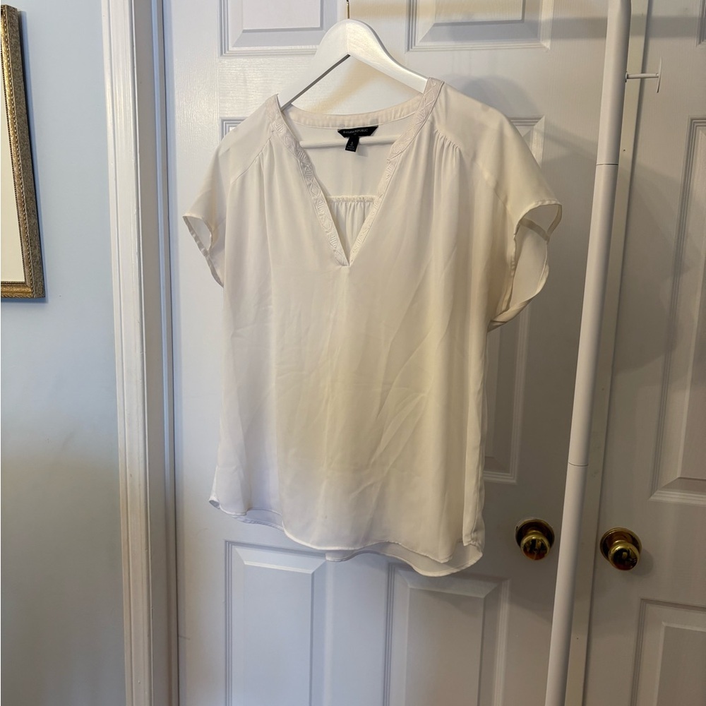 Banana Republic White Short Sleeve Blouse Size Large - Picture 2 of 11